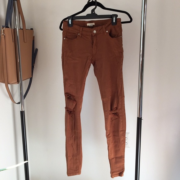 NWOT Ripped Jeans - Picture 3 of 4